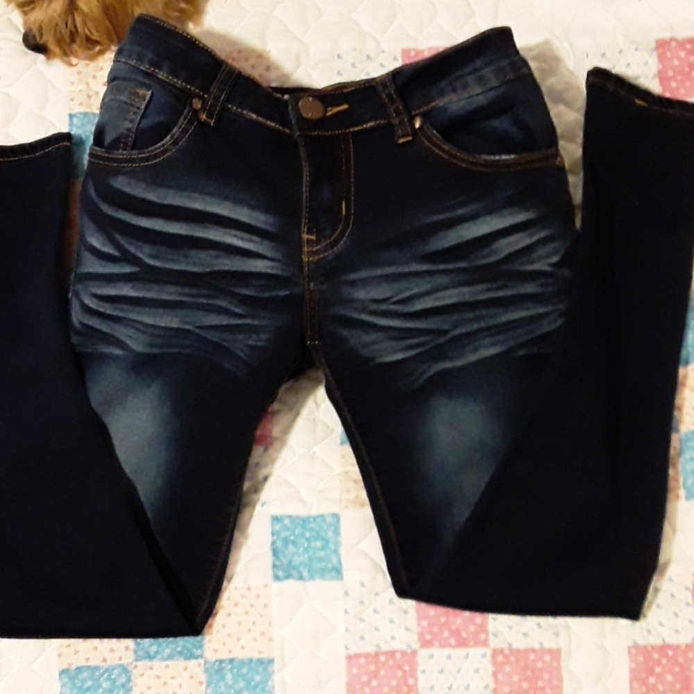 Womens skinny jeans.